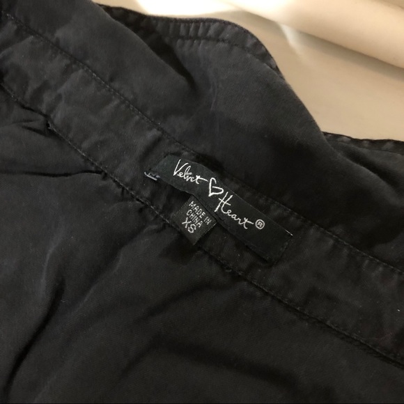 Black blouse - Picture 3 of 4